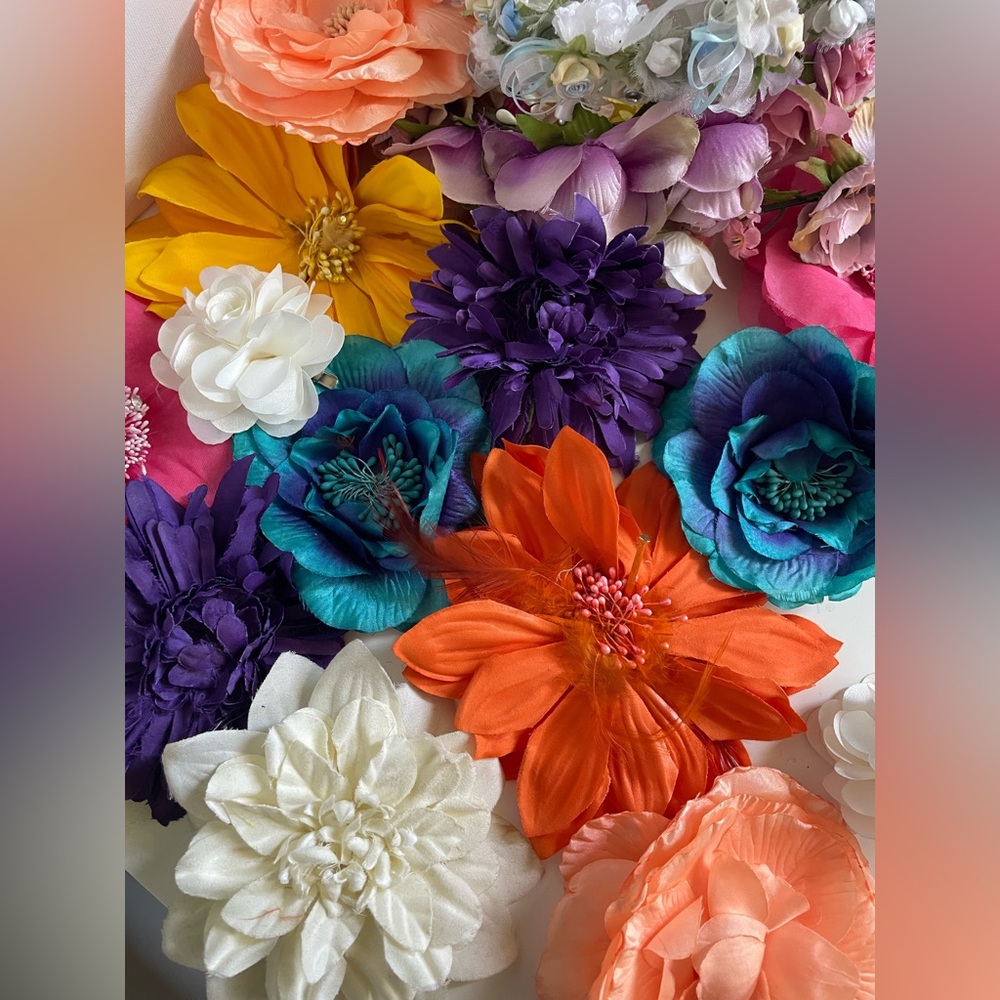 Bundle of hair flowers